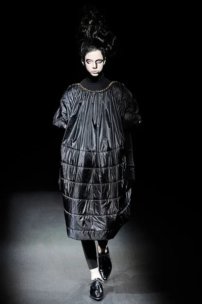 Look 28